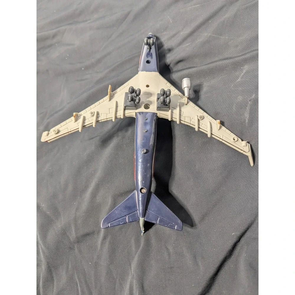 Vintage Plastic United Airlines Boeing 747-400 Toy‎ Airplane 12
